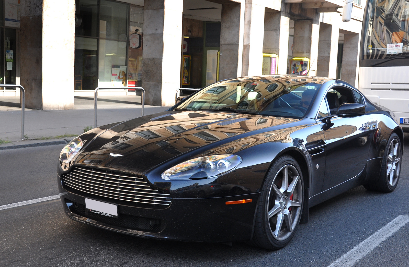 Aston Martin V8 Vantage