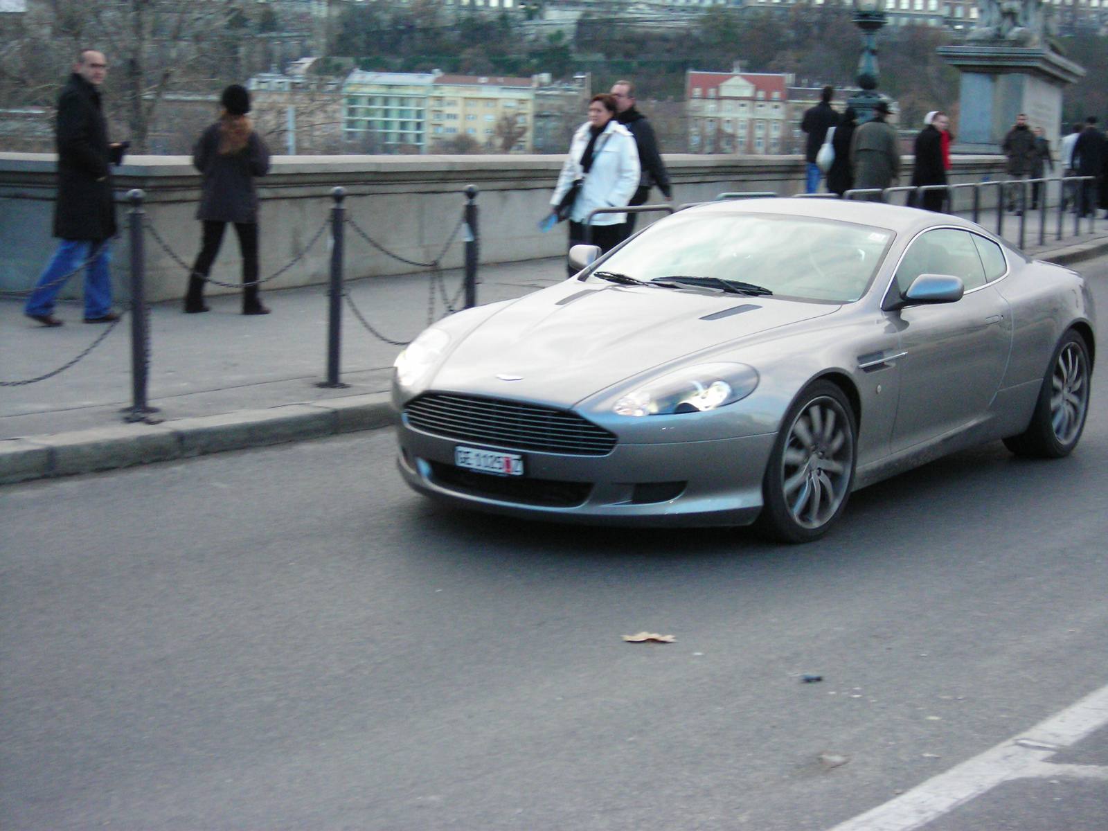 Aston Martin DB9