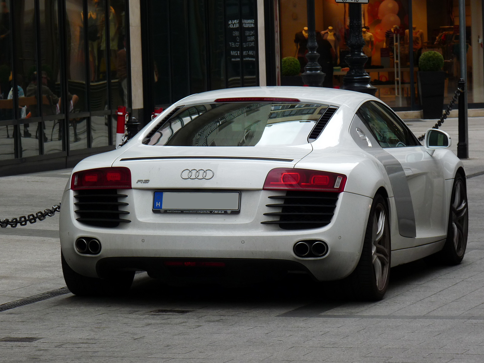 Audi R8