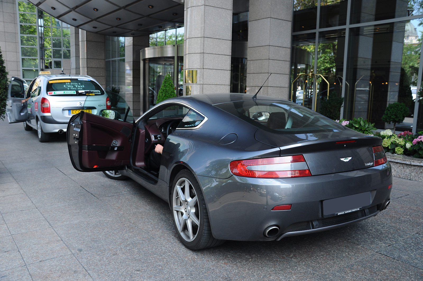 Aston Martin V8 Vantage