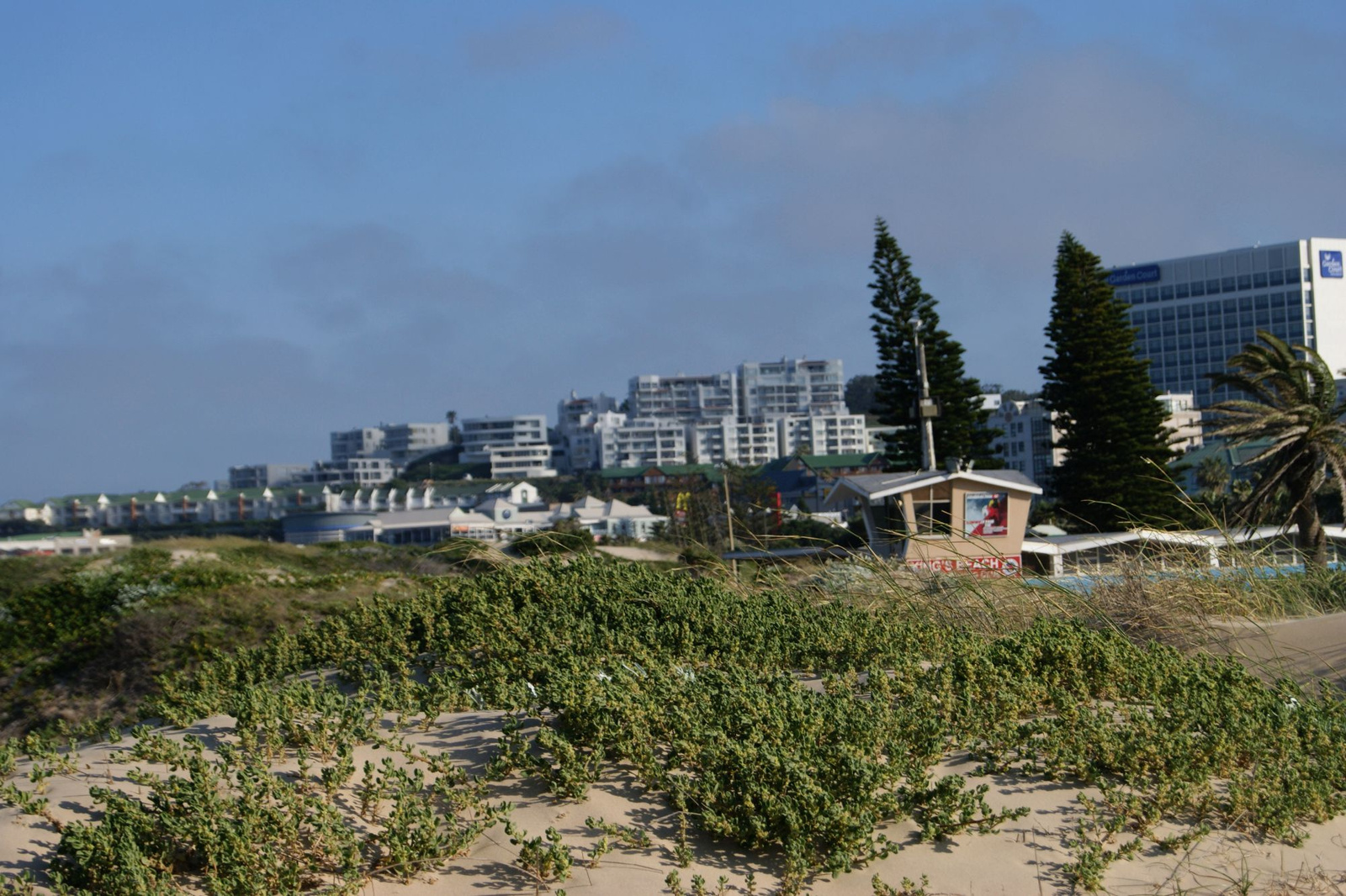 A beach a klasszikus homokdűnékkel.