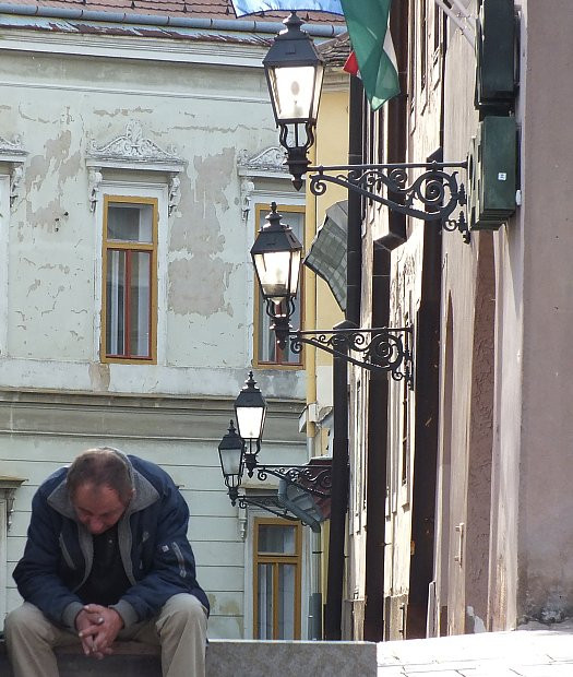 Pécs - lámpasor ellenfényben