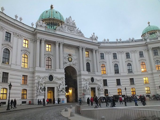 Wien - hofburg-michaelerplatz