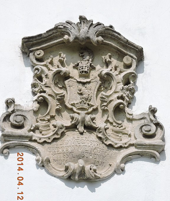 Majkpuszta- kamalduli remeteség címer Berény