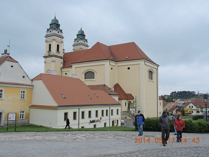 Valtice-Lichtenstein - fentről a templom