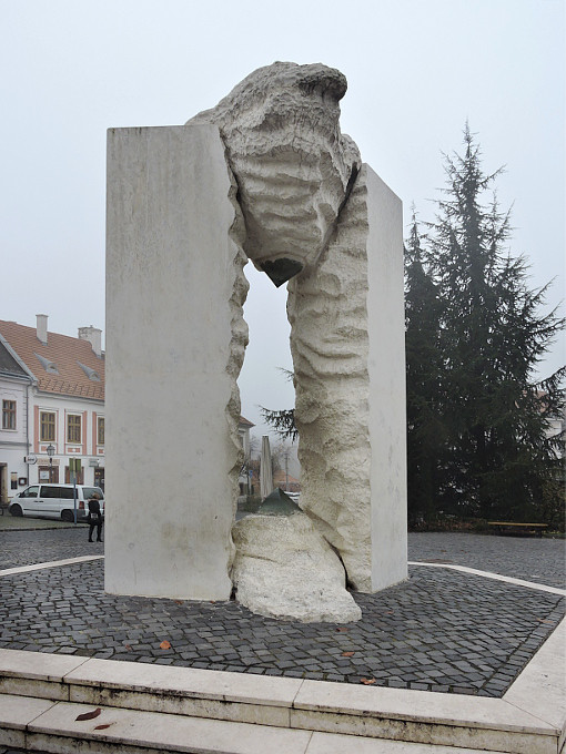 Veszprém - emlékmű1