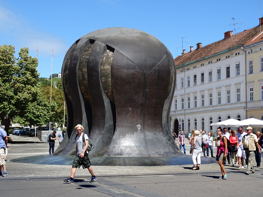 Maribor - Trg svobode -emlékmű