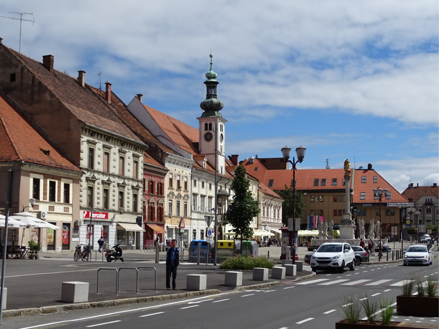 Maribor - városháza és pestis-oszlop