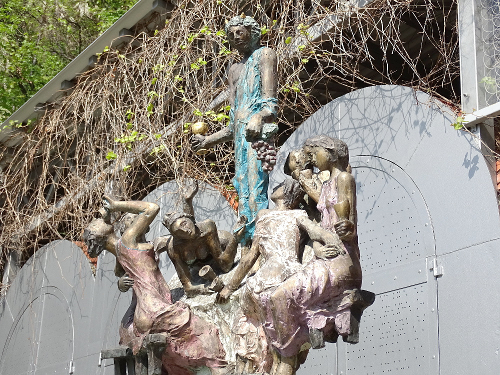 PÉCS - Bacchanália szobor