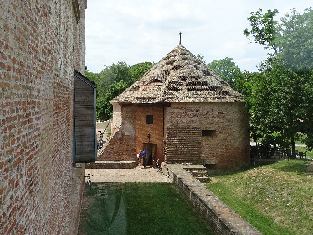 DSC04679-Gyula - vár -