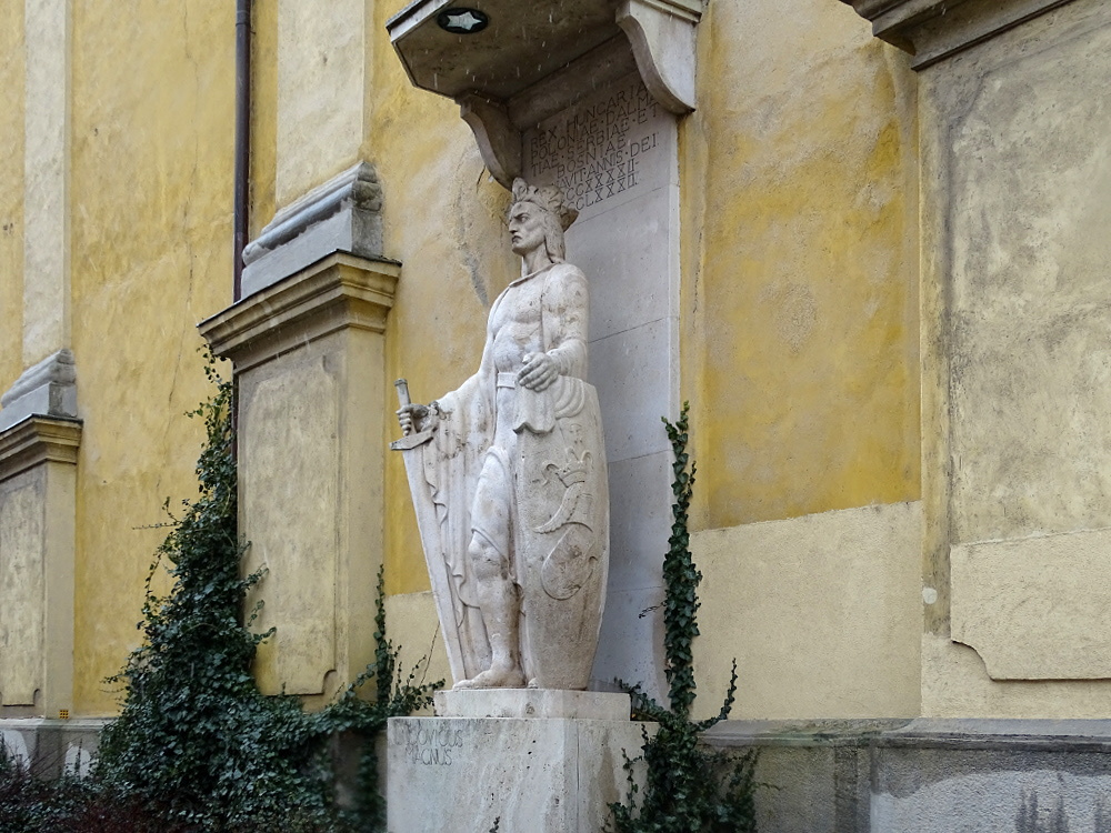 Székesfehérvár - Nagylajos szobor