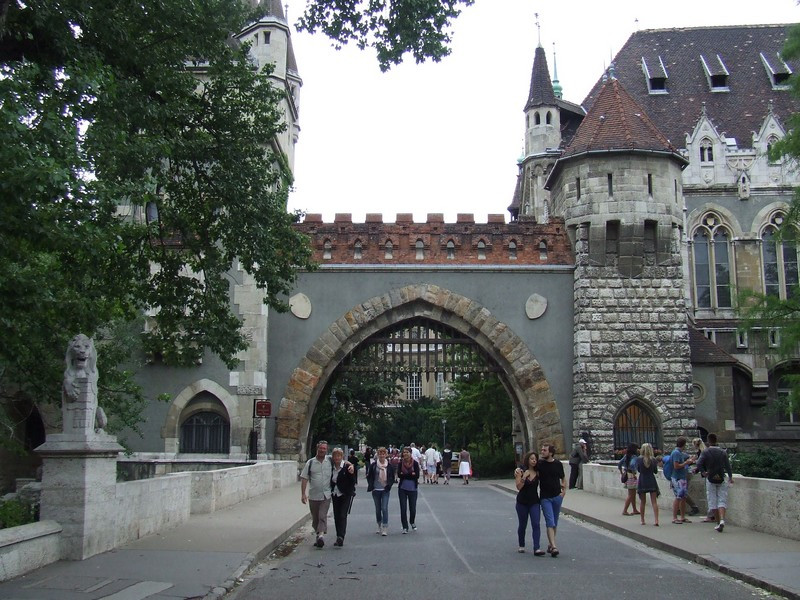 MEZŐGAZDASÁGI MUZEUMHOZ VEZETŐ ÚT. másolata