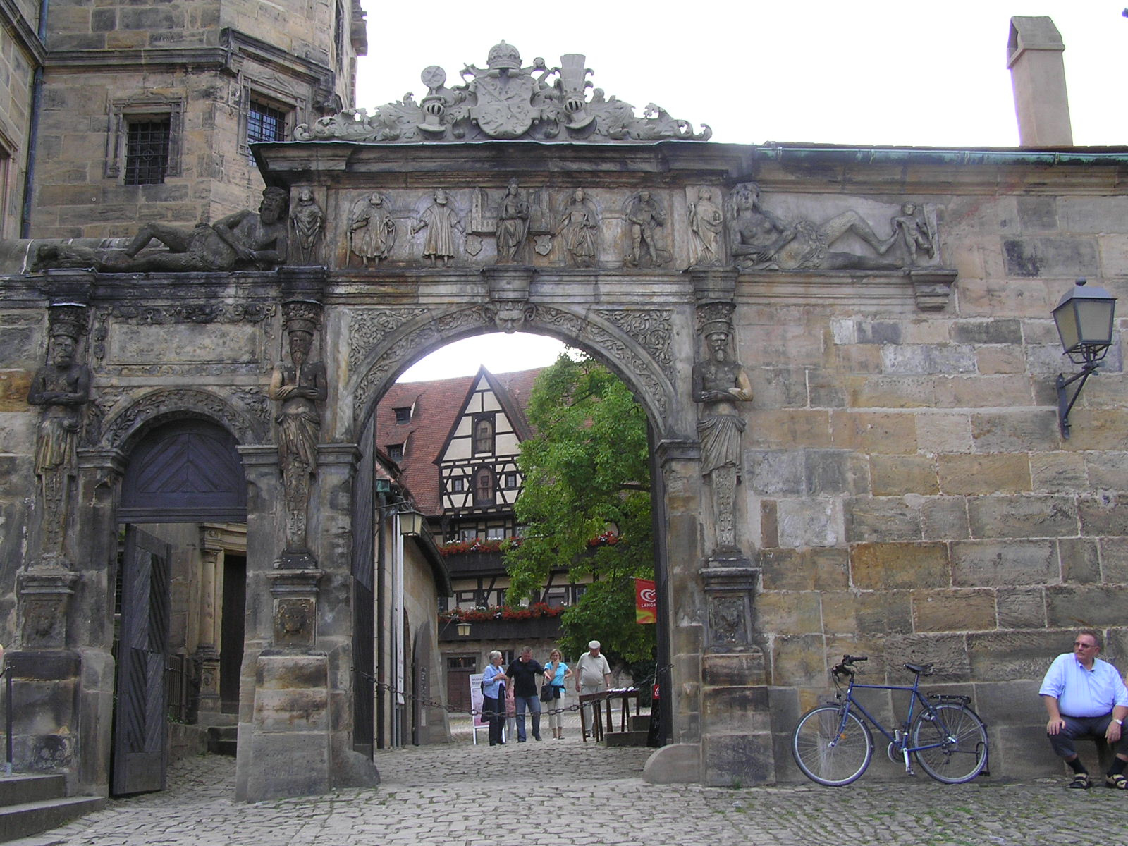 916 Bamberg Kanonokházak