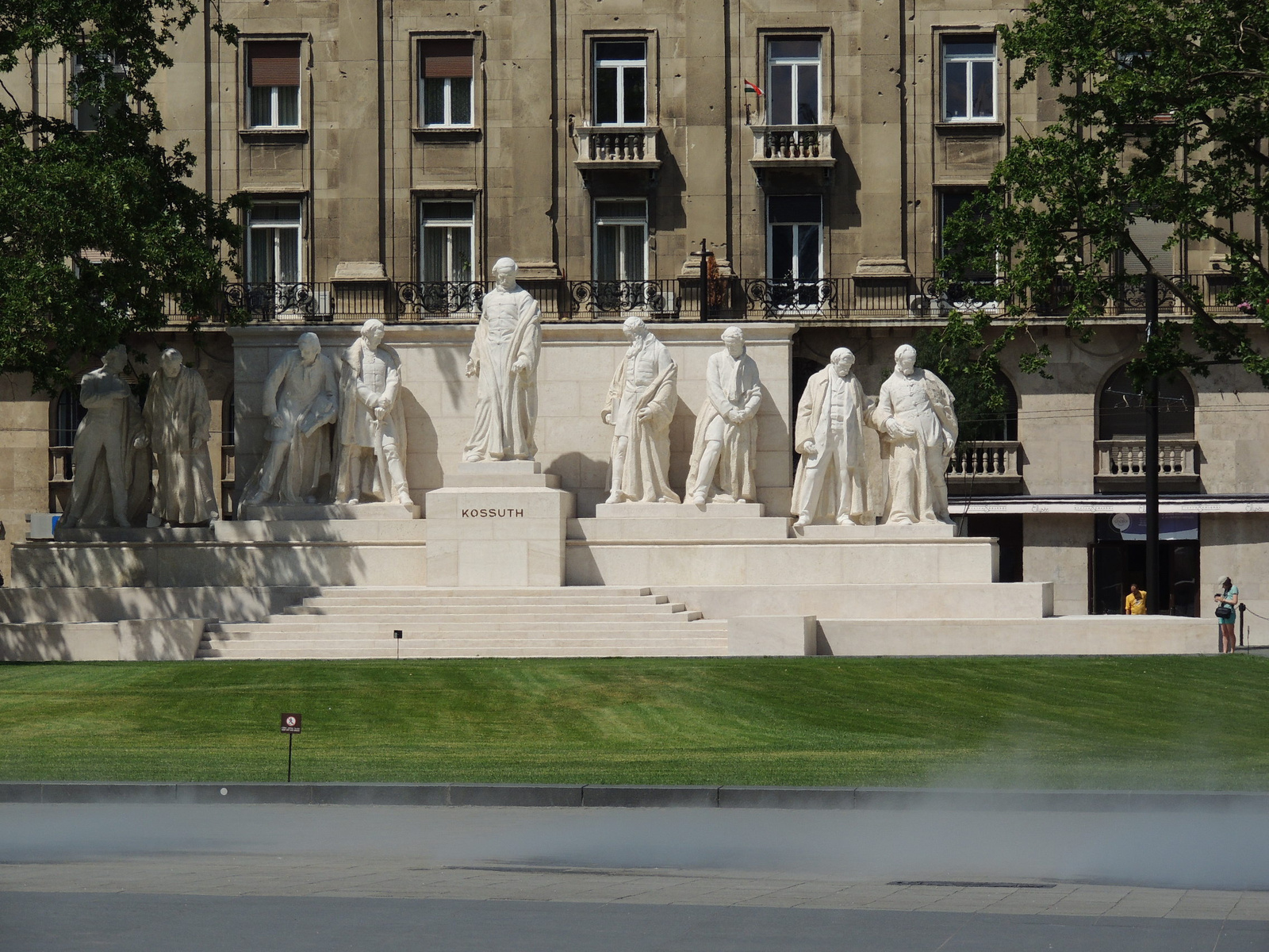 2015-06-30 022 Kossuth tér Kossuth kormány szoborcsoportja
