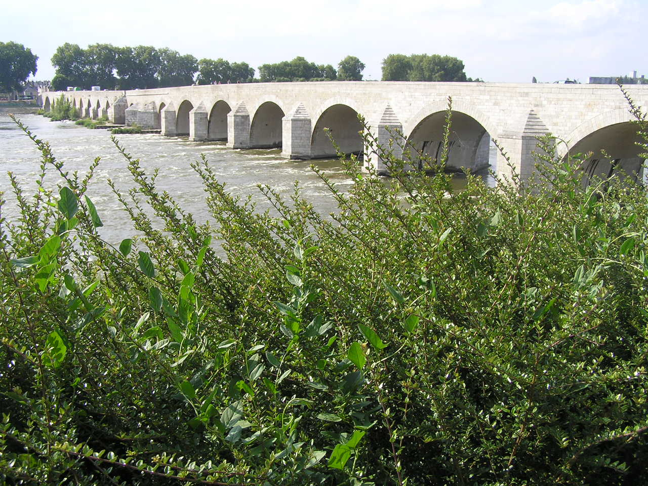 0739 Beaugency legrégibb híd a Loirenál