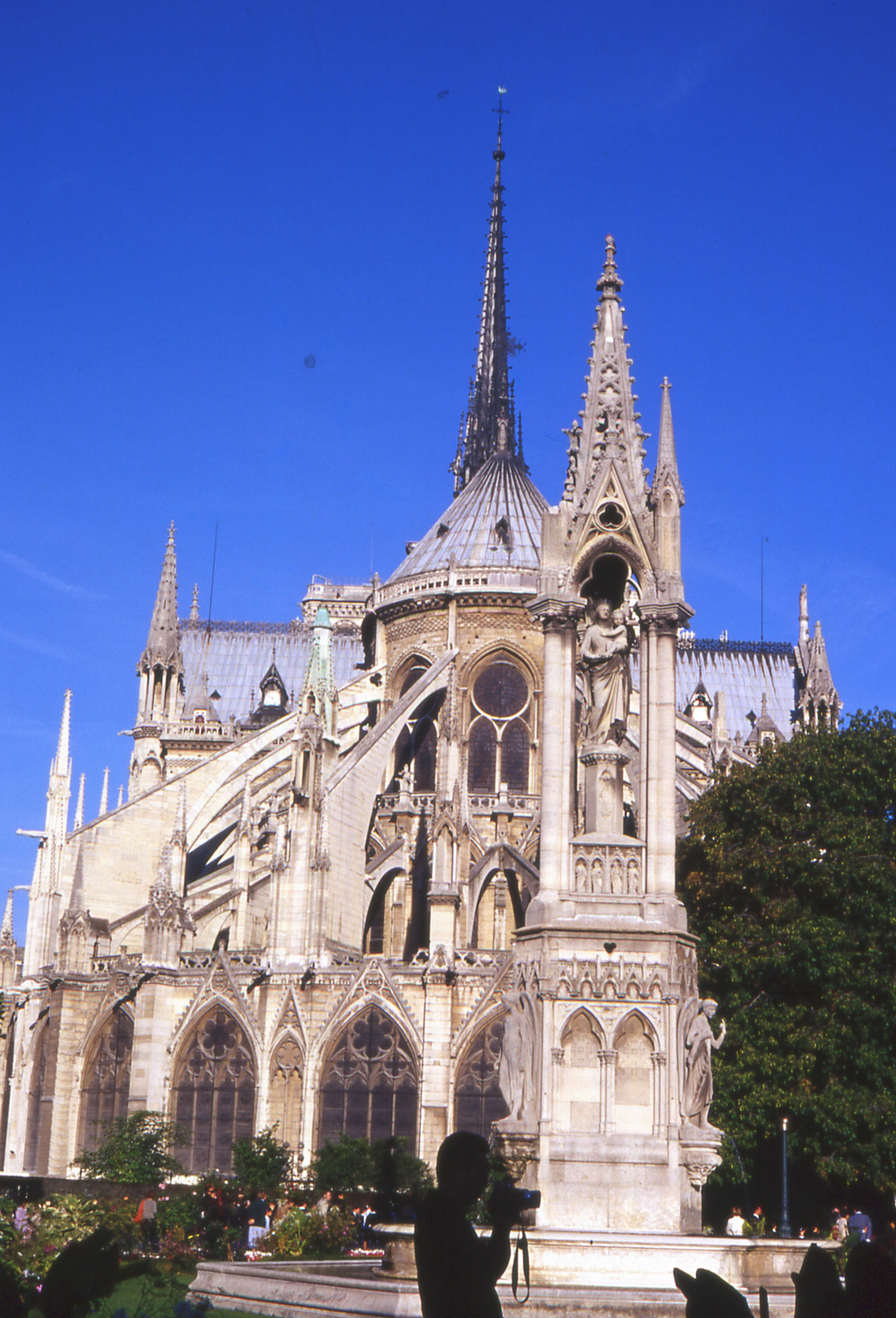 525 Paris Notre Dame