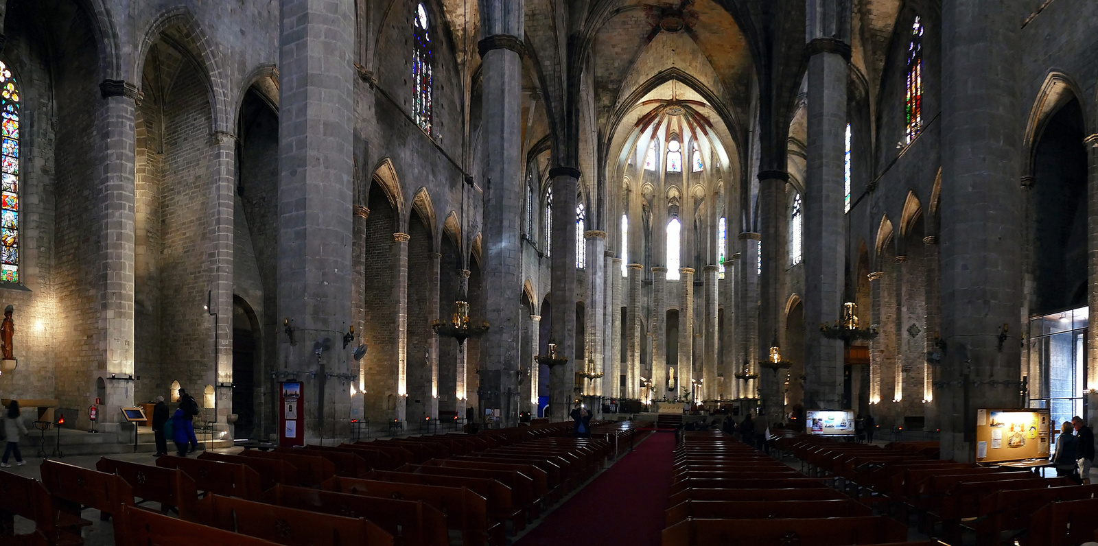 Costa - Barcelona - Santa Maria del Mar templom belső tér