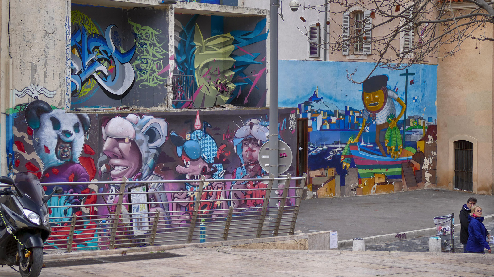 Costa - Marseille - Rue de Petit Puits - Graffiti