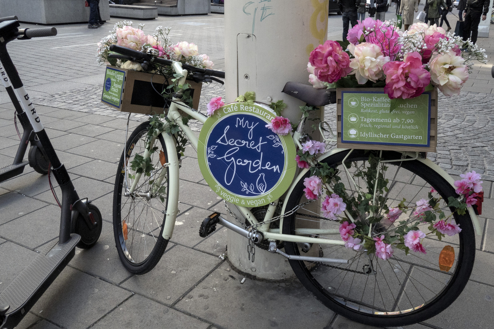 Bécs - flower bike