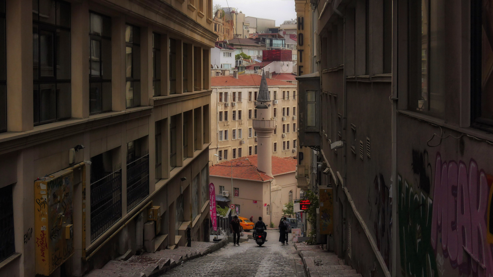 Istanbul - mini minaret