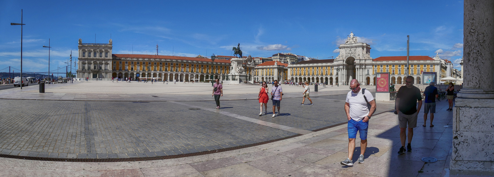 Lisbon - Praça do Comércio pano