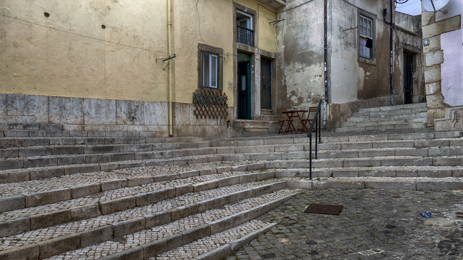 Lisbon - Alfama lépcsői