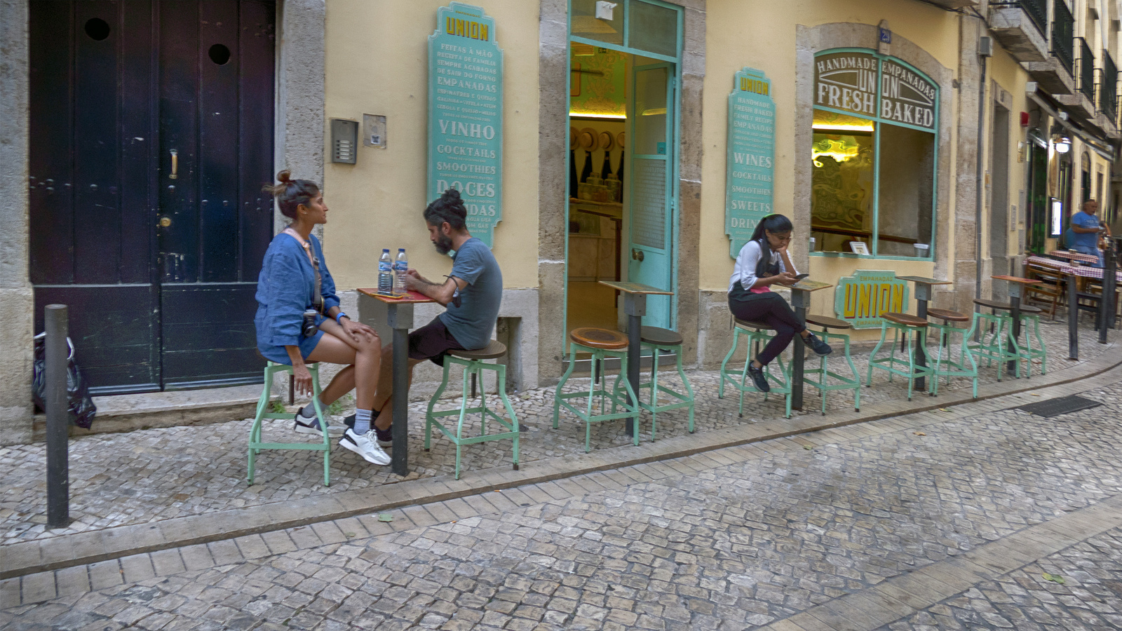 Lisbon -Alfama - Multifunkcionális járdaoszlop rua São Cristóvão