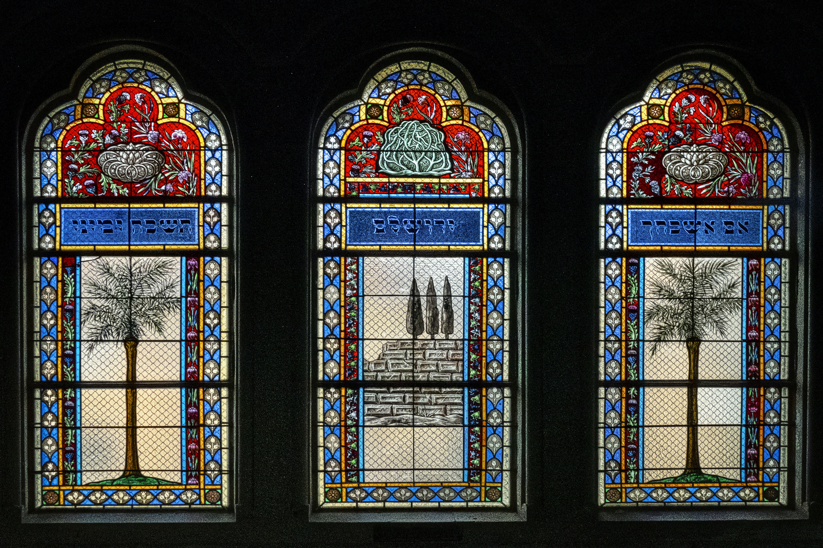 Szegedi Új zsinagóga ólomüveg ablaka