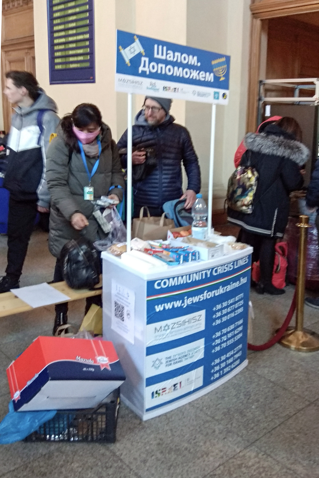 Keleti pu Ukrán menekültek 2022 03 10 - Salom Segítünk - Mazsihi