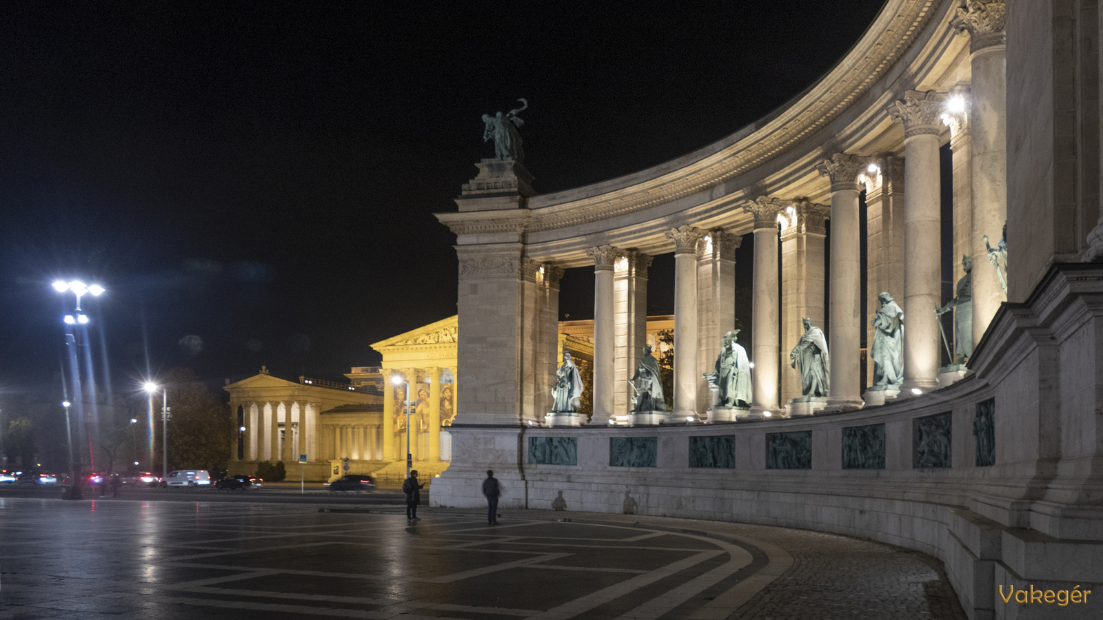 Budapest - Hősök tere este