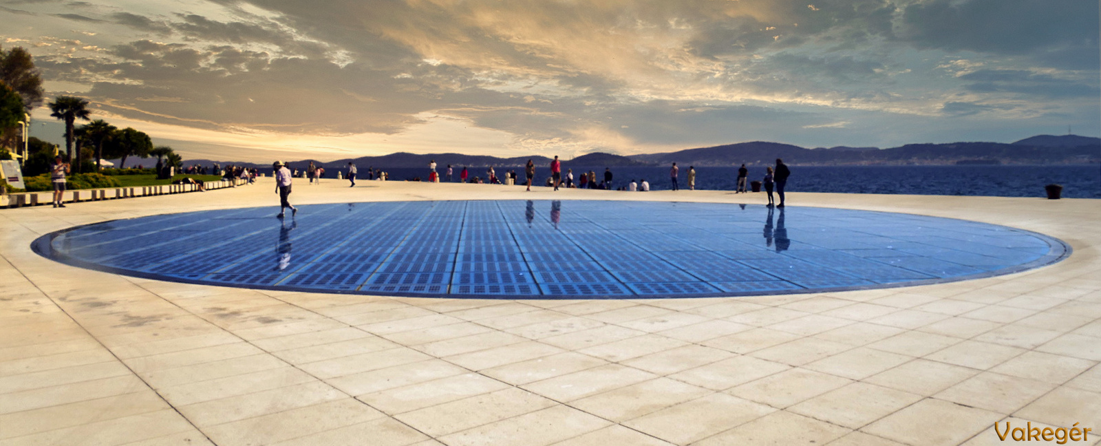 Zadar - A nap köszöntéee - 300 napelemből