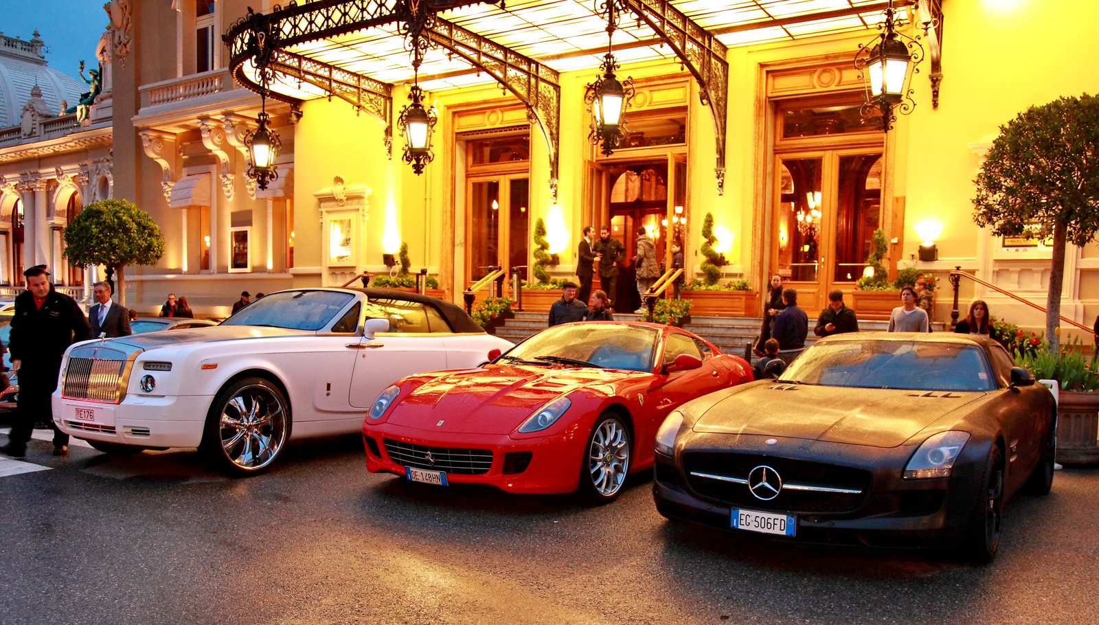 Rolls Royce Phantom Drophead Coupé-Ferrari 599 GTB-Mercedes SLS 