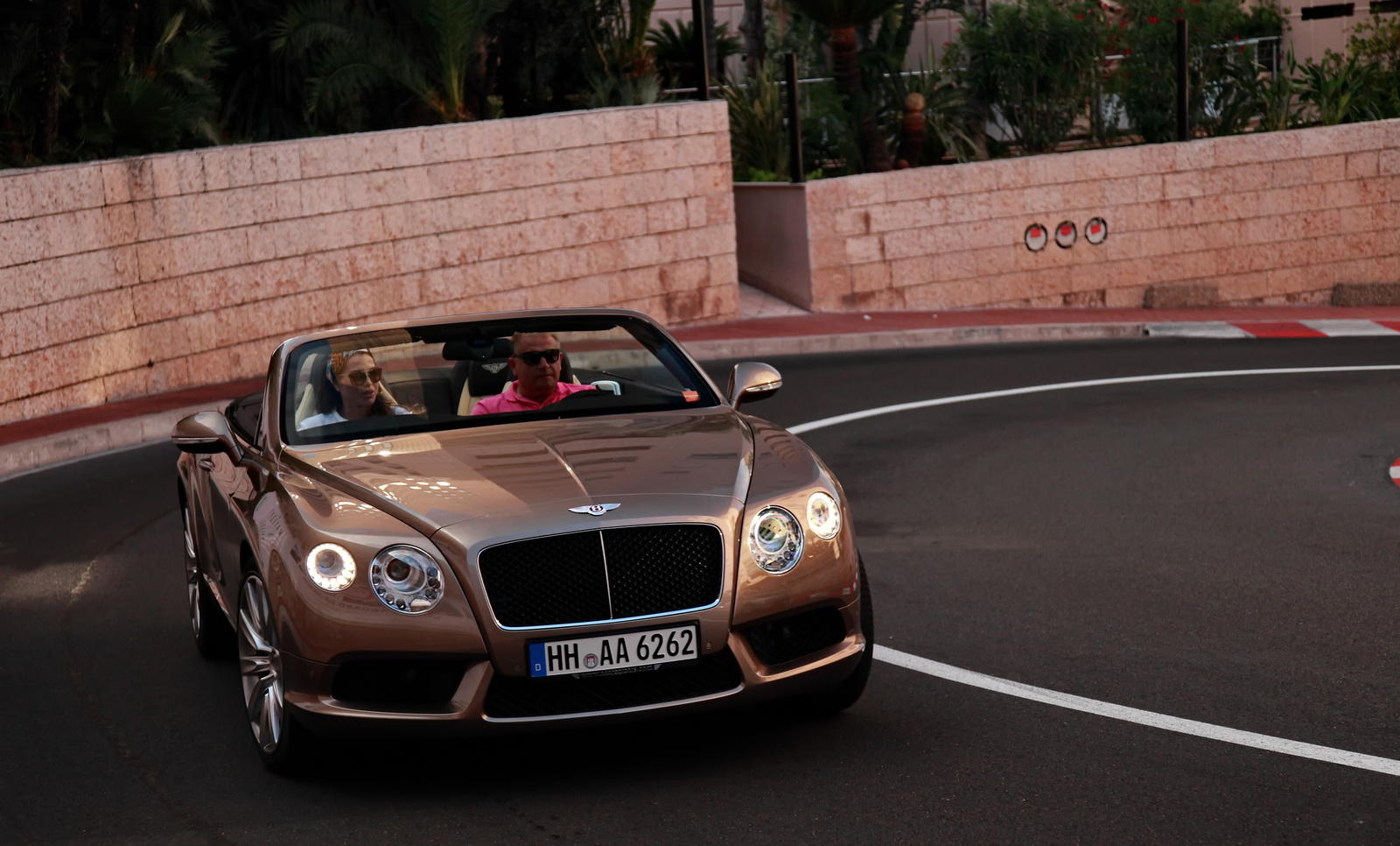 Bentley Continental GTC V8