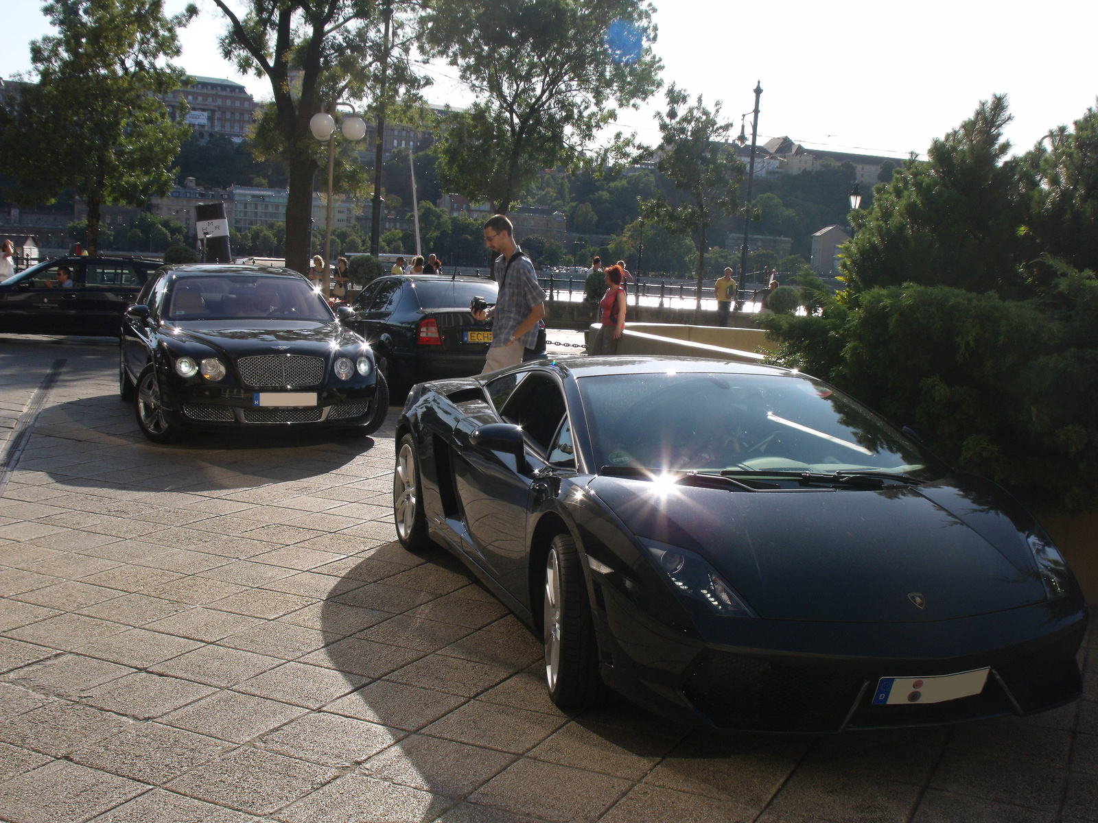 Lamborghini Gallardo LP560-4 - Bentley Continental FlyingSpur