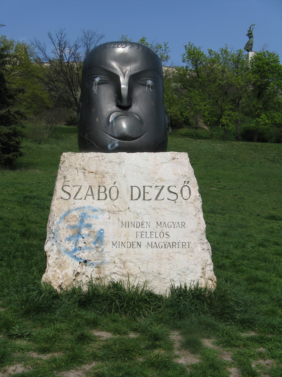 Szabó Dezső fejszobra