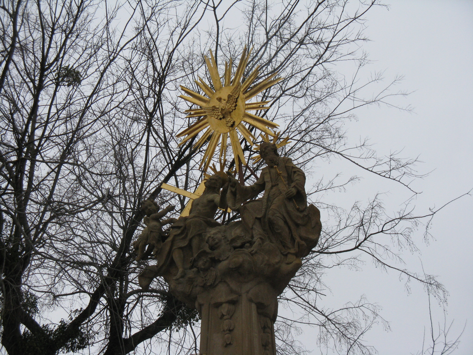 Szentháromság szobor - Erzsébet tér