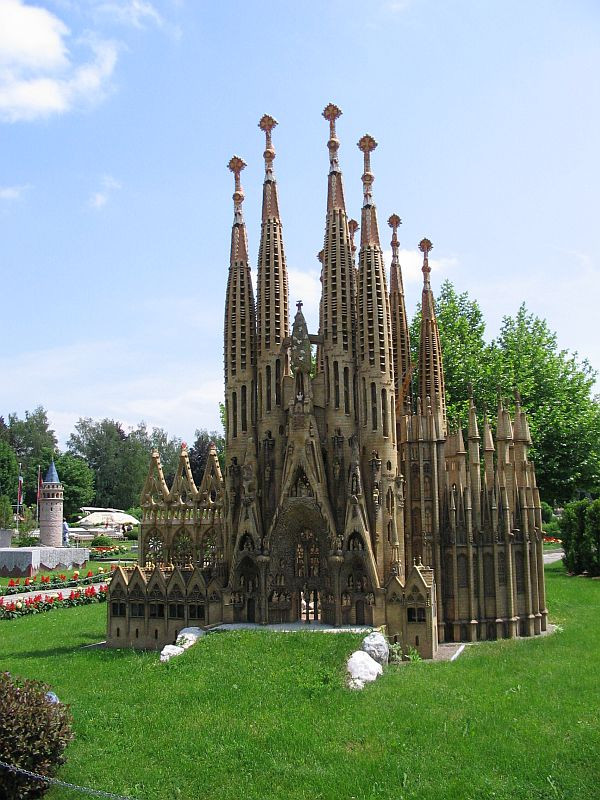 Sagrada Familia Katedralis