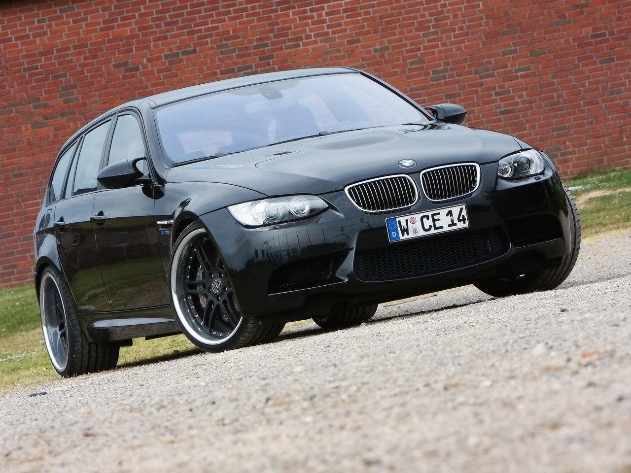2010-Manhart-Racing-BMW-M3-E91-V10-Front-Angle-1280x960