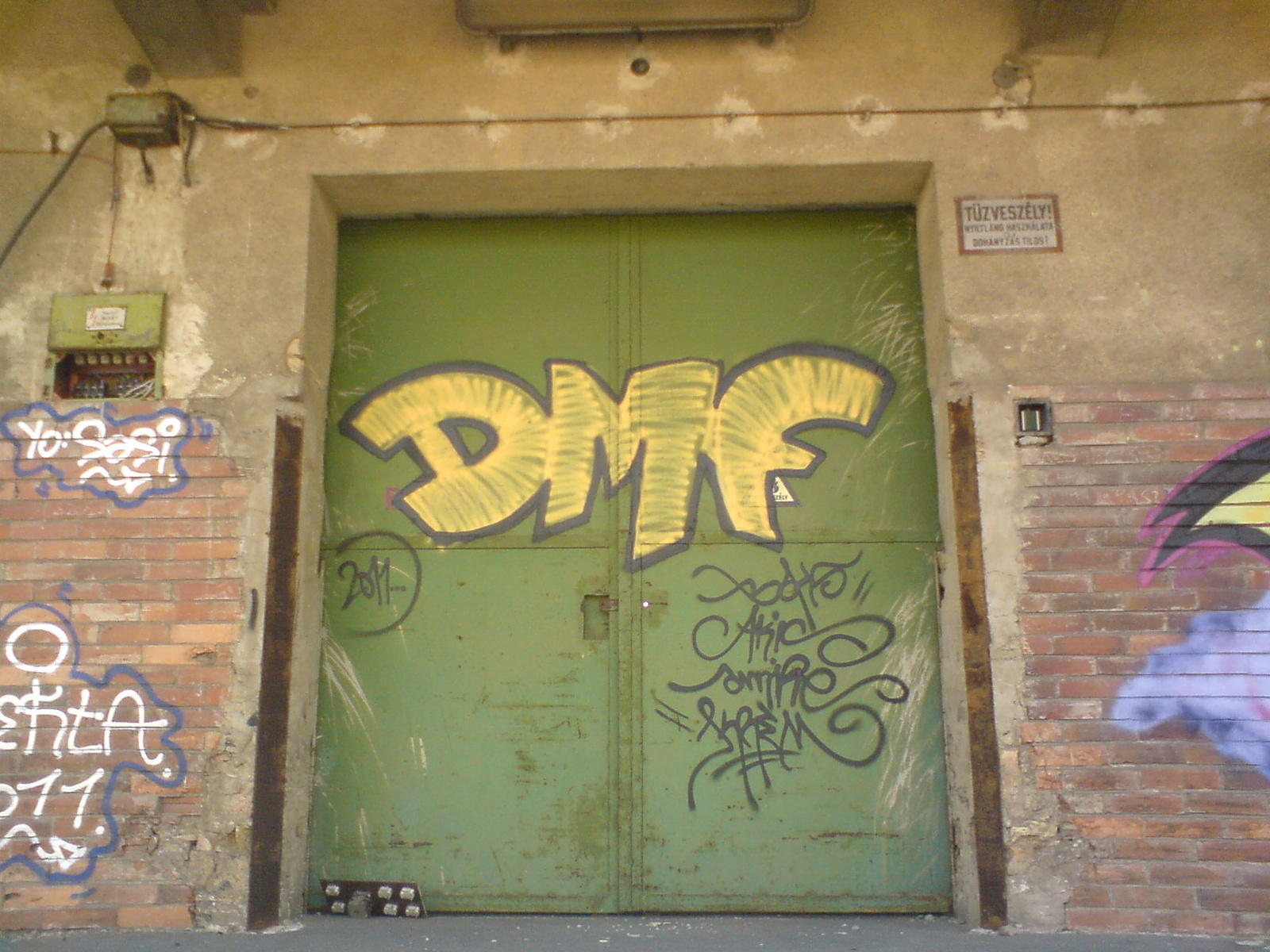 22- DMF