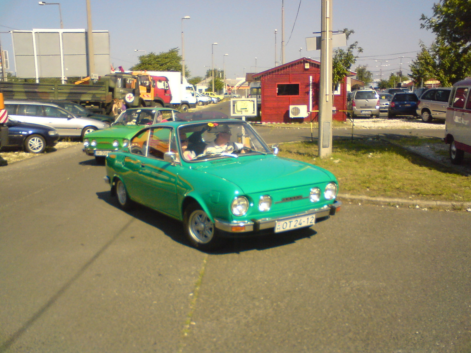 Skoda 110R (türkiz)