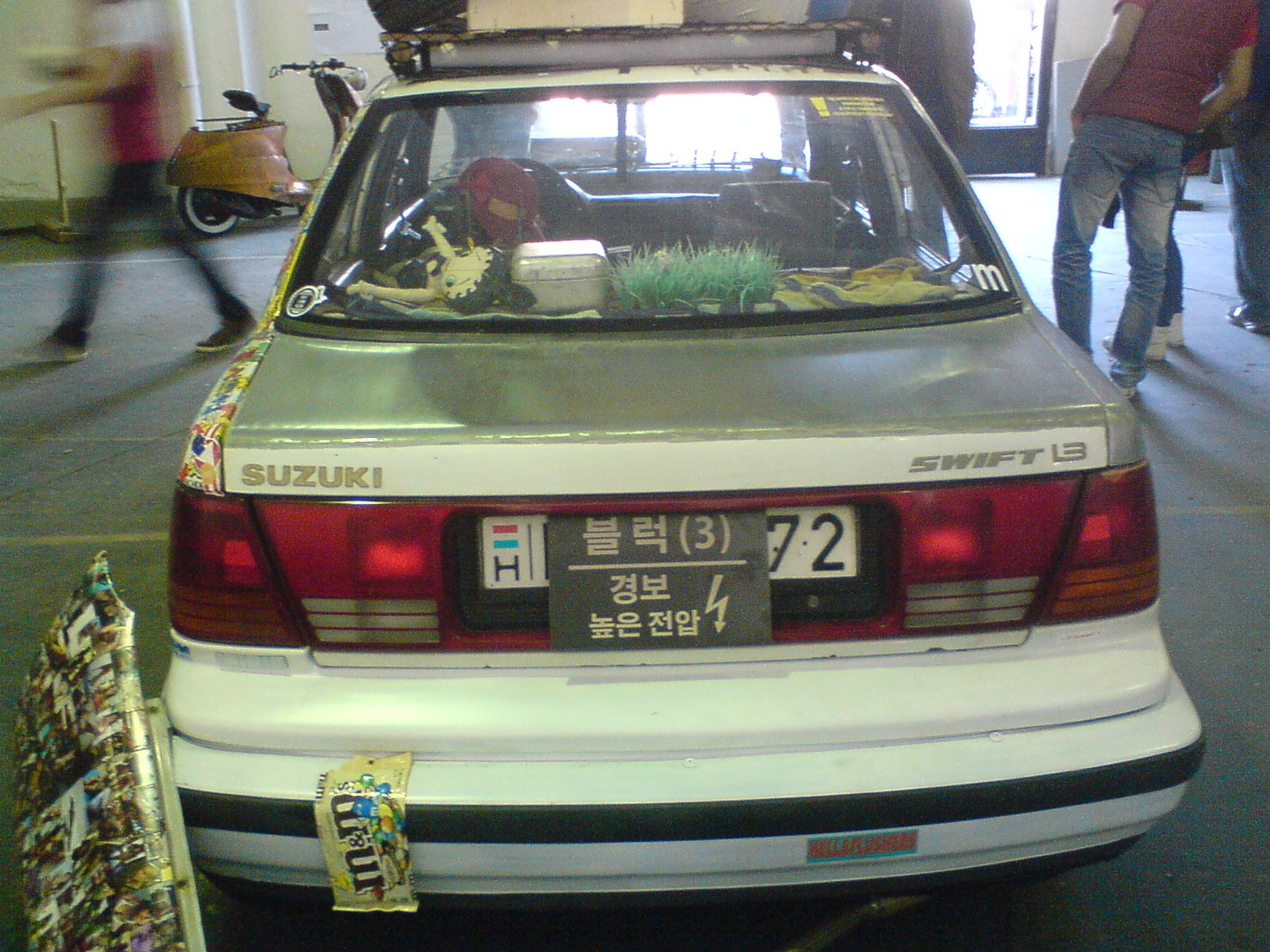 Suzuki Swift Sedan far