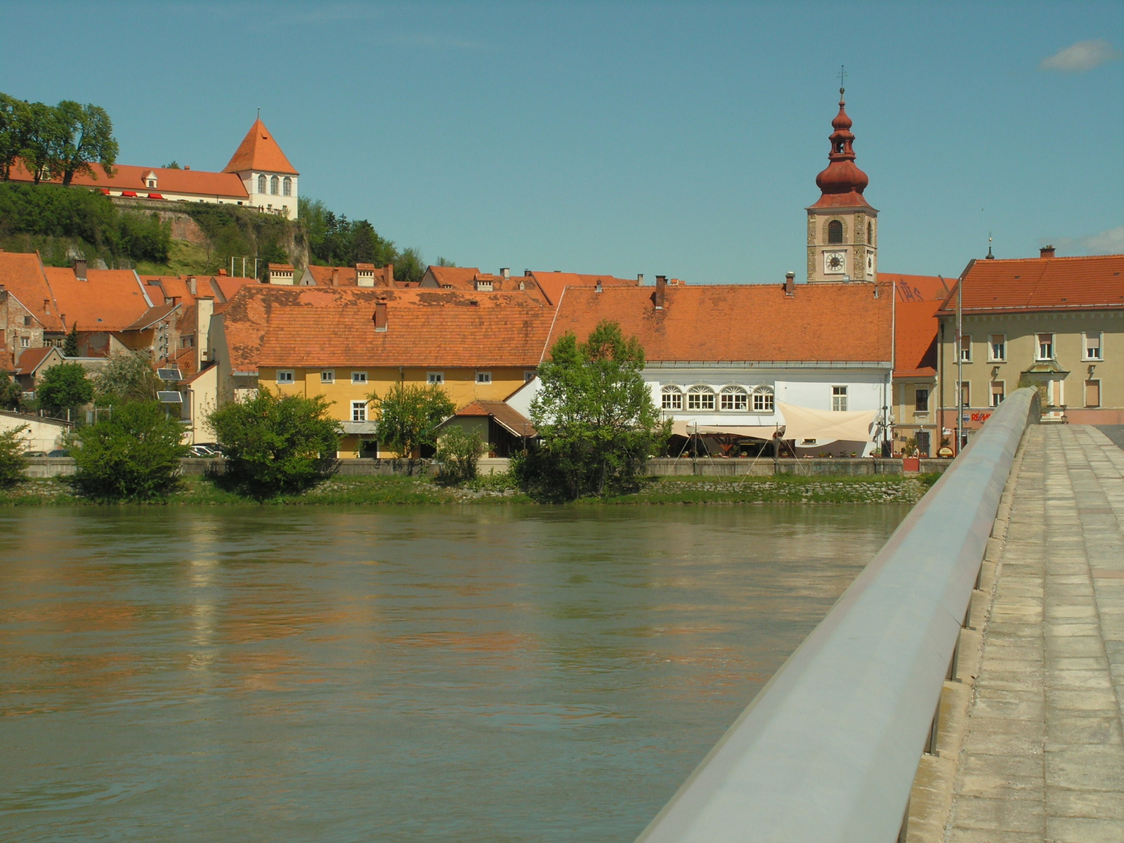 Szlovénia, Ptuj, a Dráva folyó, SzG3