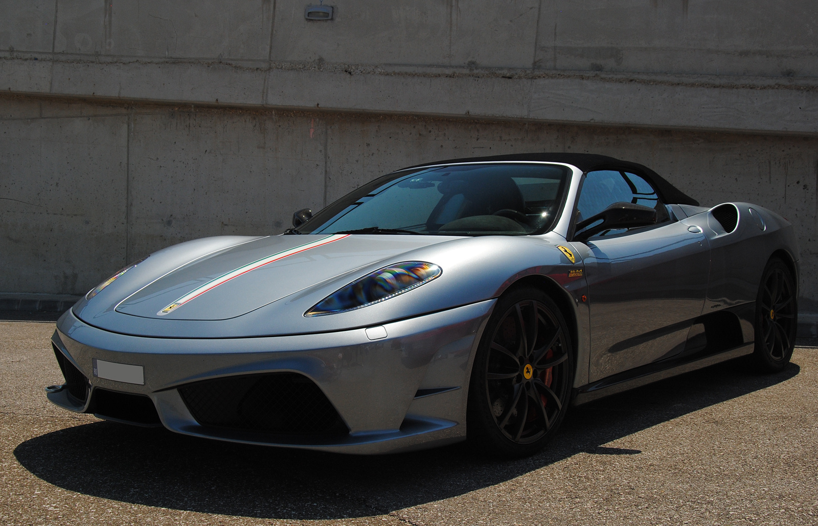 Ferrari Scuderia Spider 16M