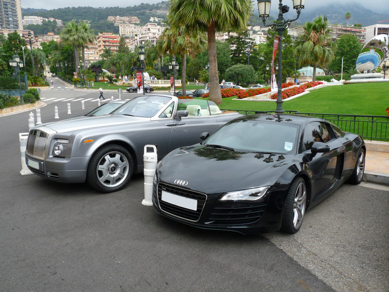 Rolls-Royce Phantom Drophead Coupe - Audi R8