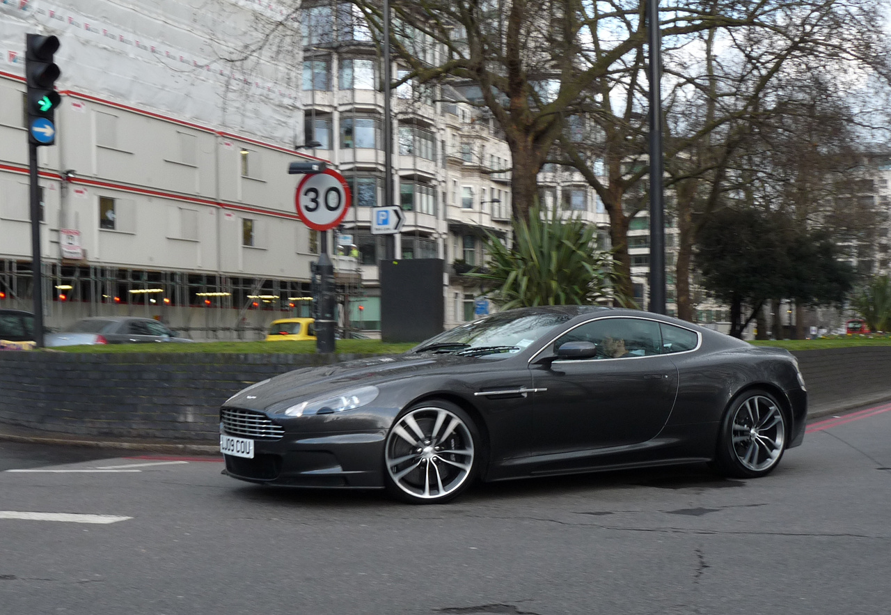 Aston Martin DBS