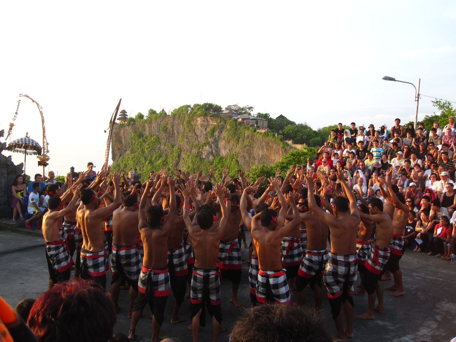 (430) Balinéz kecak tánc...