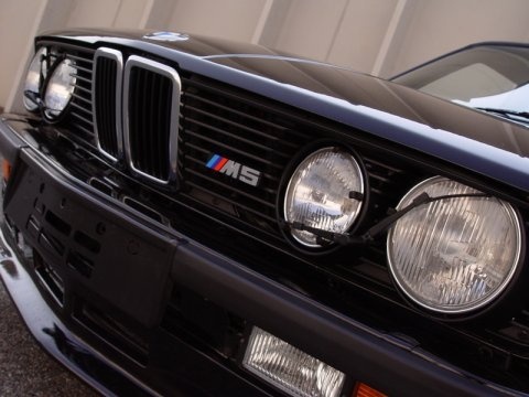 1988 BMW E28 M5 Euro Front 1