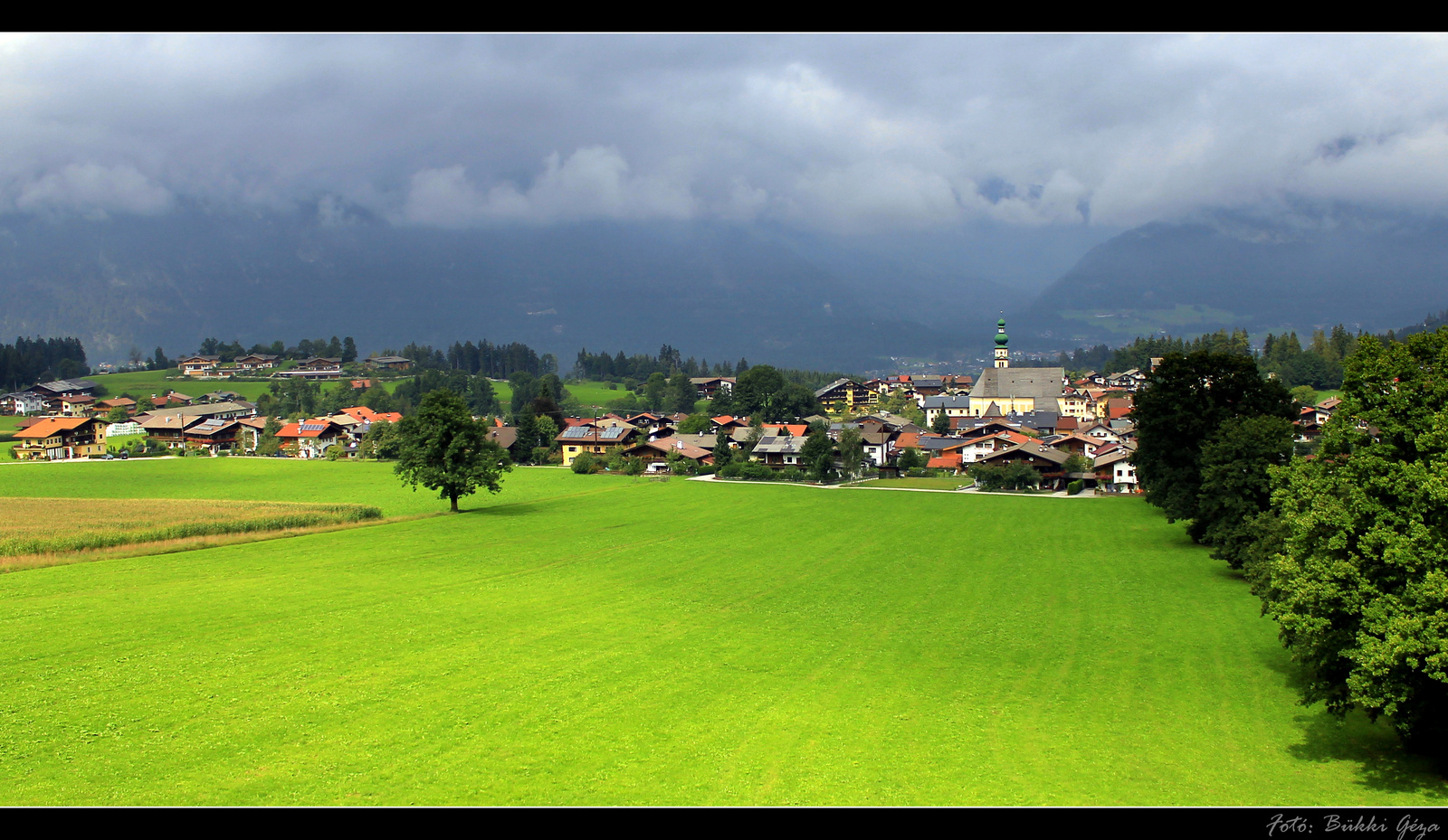 Tiroli falu