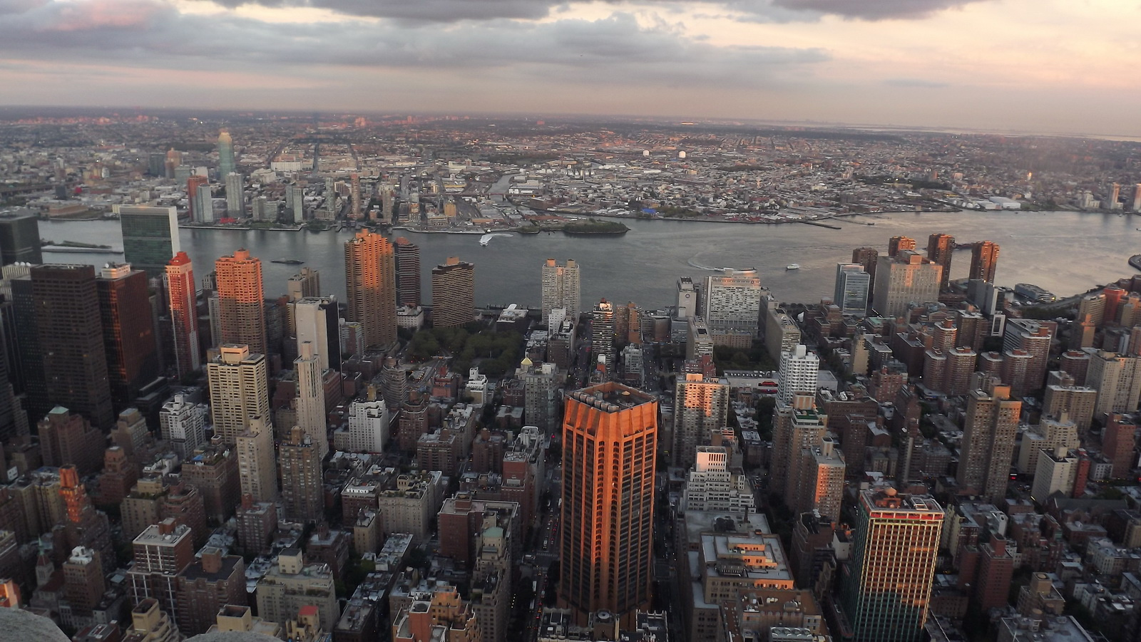 Kilátás az Empire State Buildingből VI.