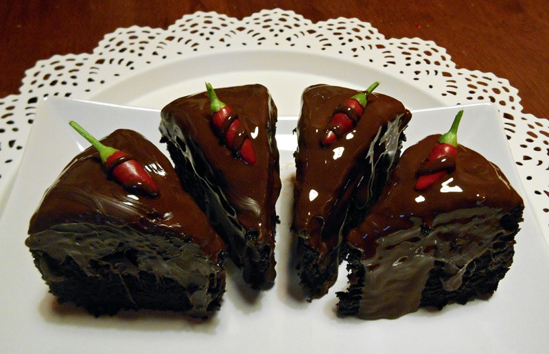 Csilis-csokoládés sütemény